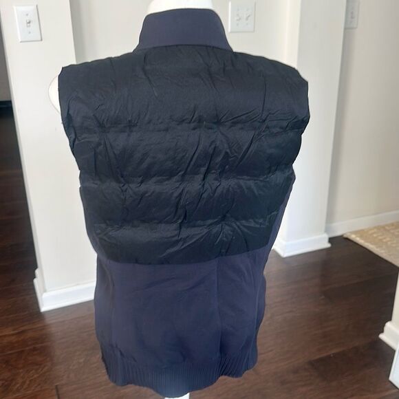 Lululemon Women’s Down for It Down Blend Vest 10 - Picture 5 of 7